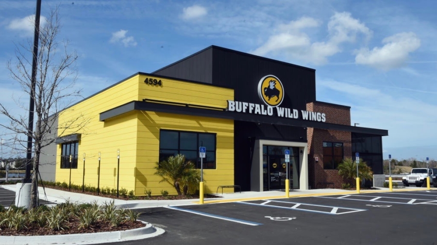 buffalo-wild-wings-waitress-loses-job-over-comment-she-made-to-customer