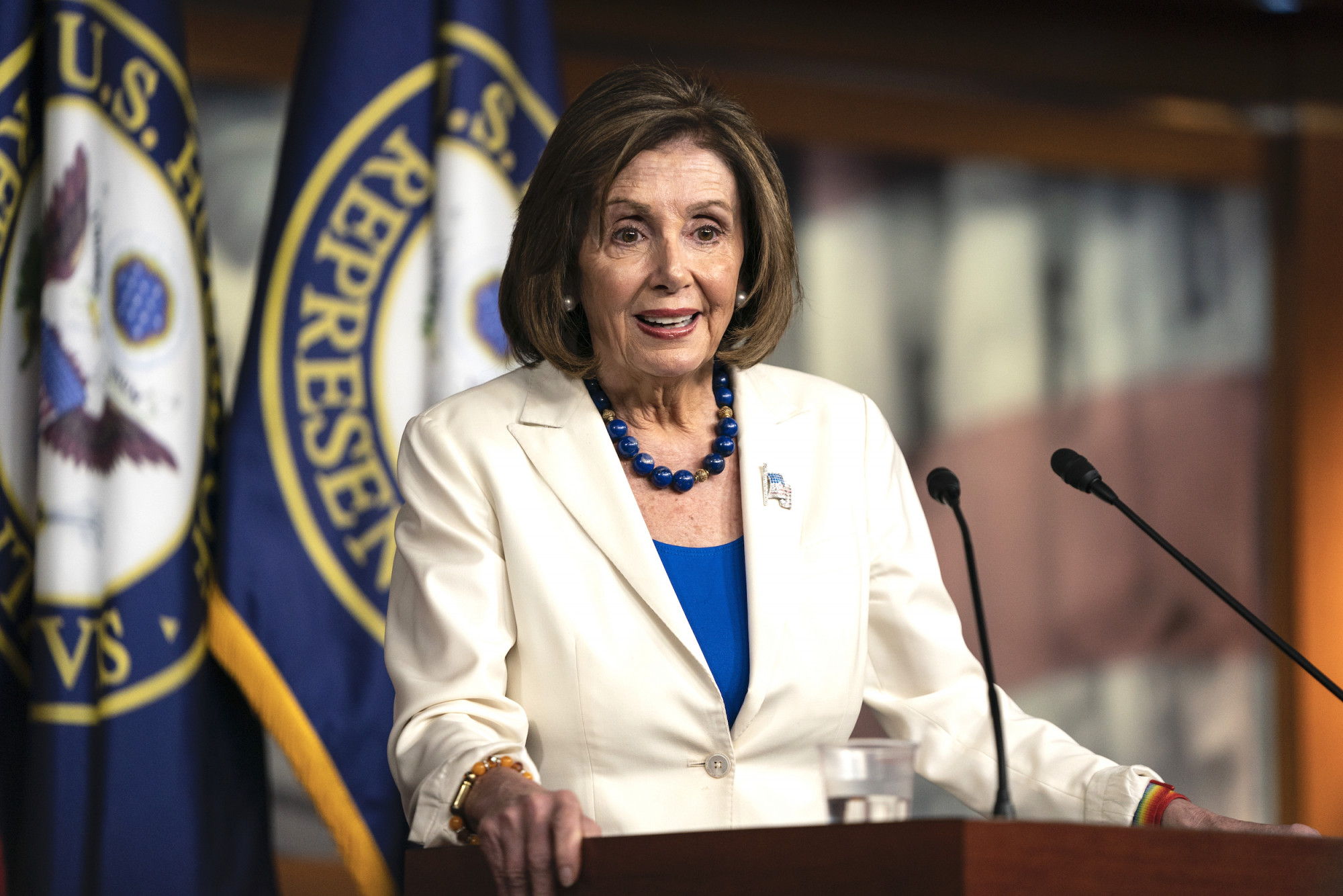 Pelosi Signs Hong Kong Legislation, Sends to Trump